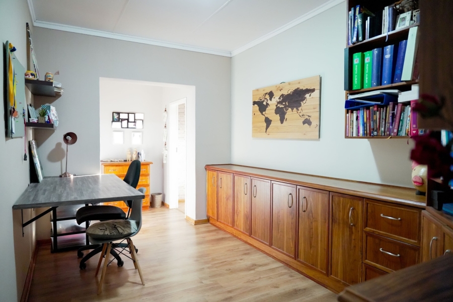 4 Bedroom Property for Sale in Wilkoppies North West